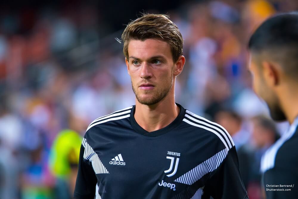 Rugani plays at the UCL match between Valencia CF and Juventus